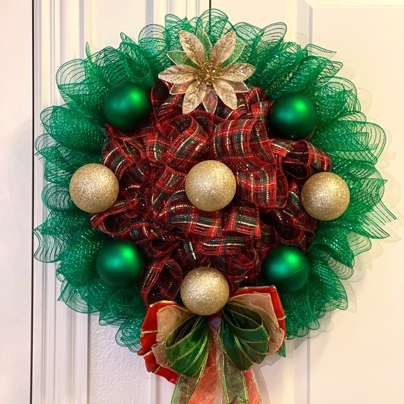 Green/Gold/Red Plaid Christmas Wreath - Picture 3 of 5